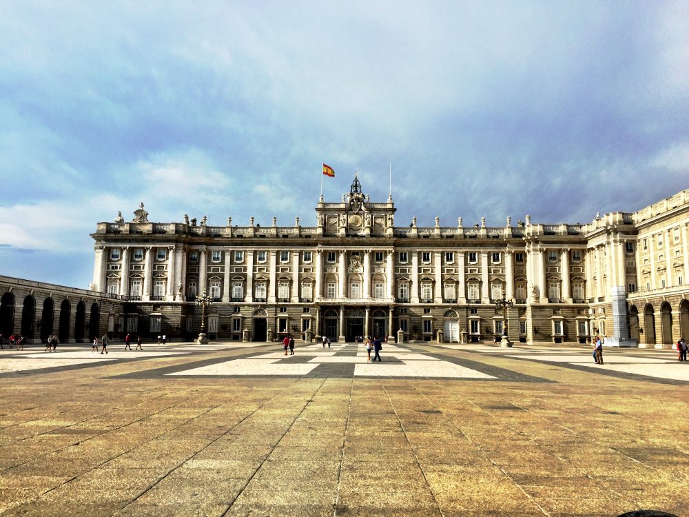 Looking for the best 3 days in Madrid itinerary? I've got you! After living in Madrid for 4 months these are the BEST things to do in Madrid in a few days! | best things to do in Madrid in 3 days | best madrid itinerary | perfect madrid itinerary | madrid travel guide | madrid spain | madrid for the first time | madrid for first timers