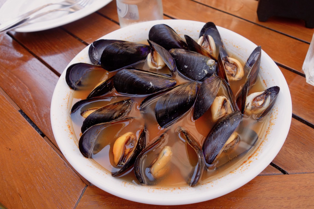 Mussels at La Pilareta in Valencia, Spain - Best restaurants in Valencia Spain | https://egypt-visit.biz