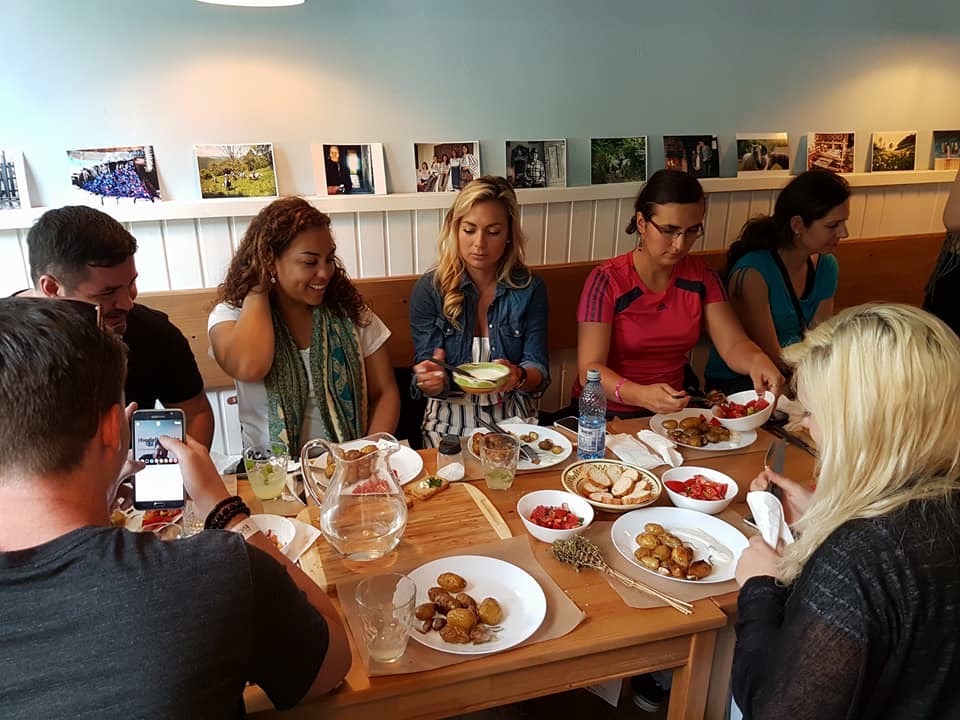 Wondering what to eat in Bucharest and where to eat it? Check out the Romanian Food Guide to learn which are the best restaurants in Bucharest!
